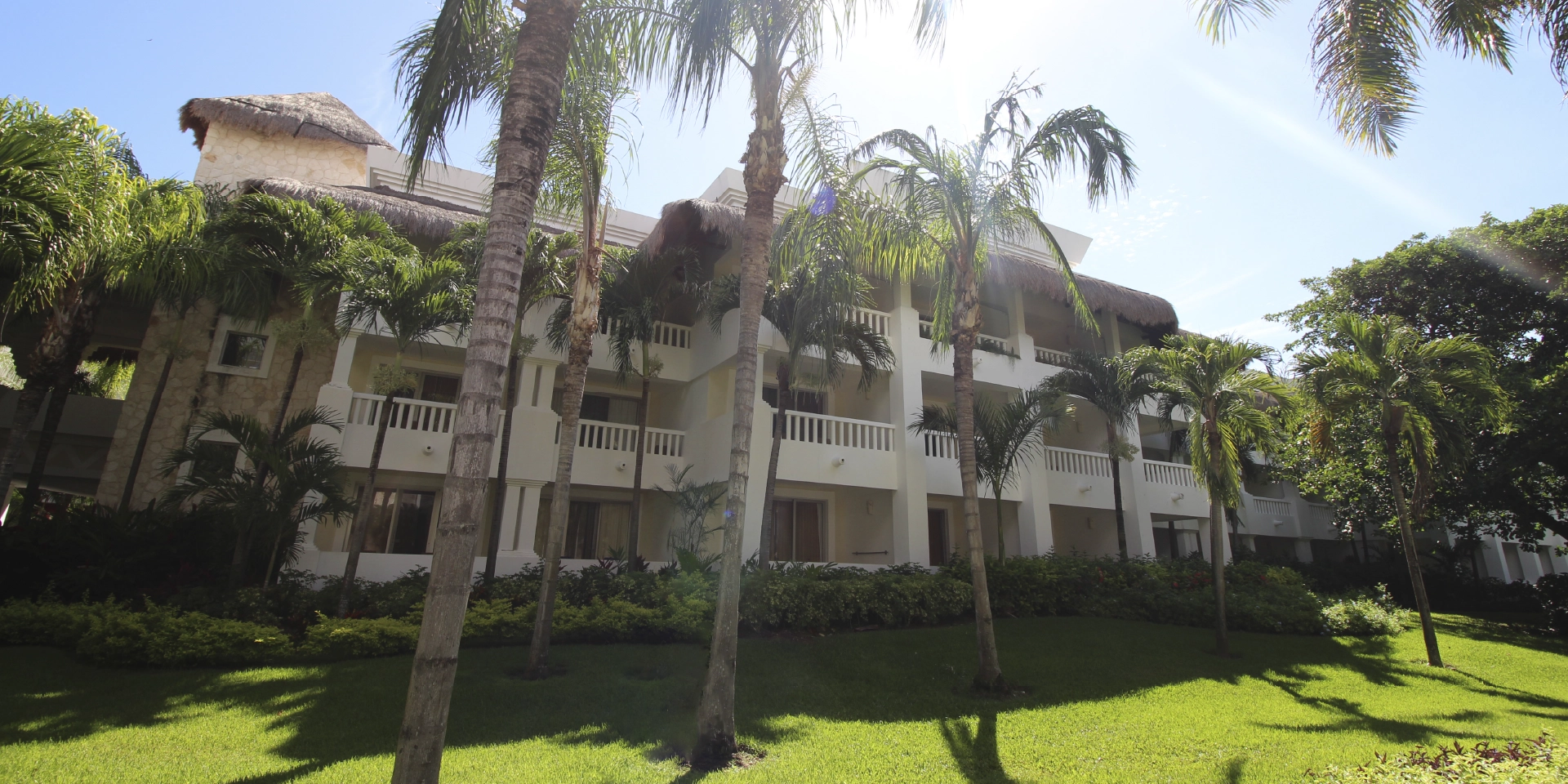on-vacation-colombia-destino-cancun-hoteles-princess-hotel-bloque.webp