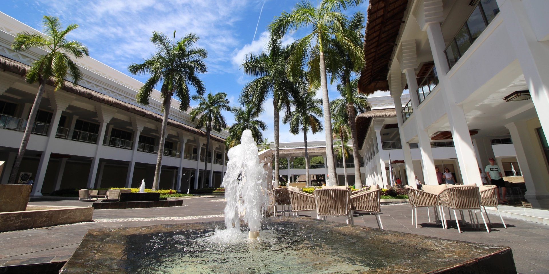 on-vacation-colombia-destino-cancun-hoteles-princess-hotel-fuente.webp