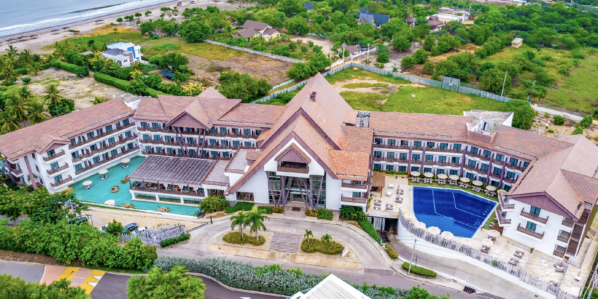 on-vacation-colombia-destino-cartagena-hotel-karmairi-hotel-aerea.webp