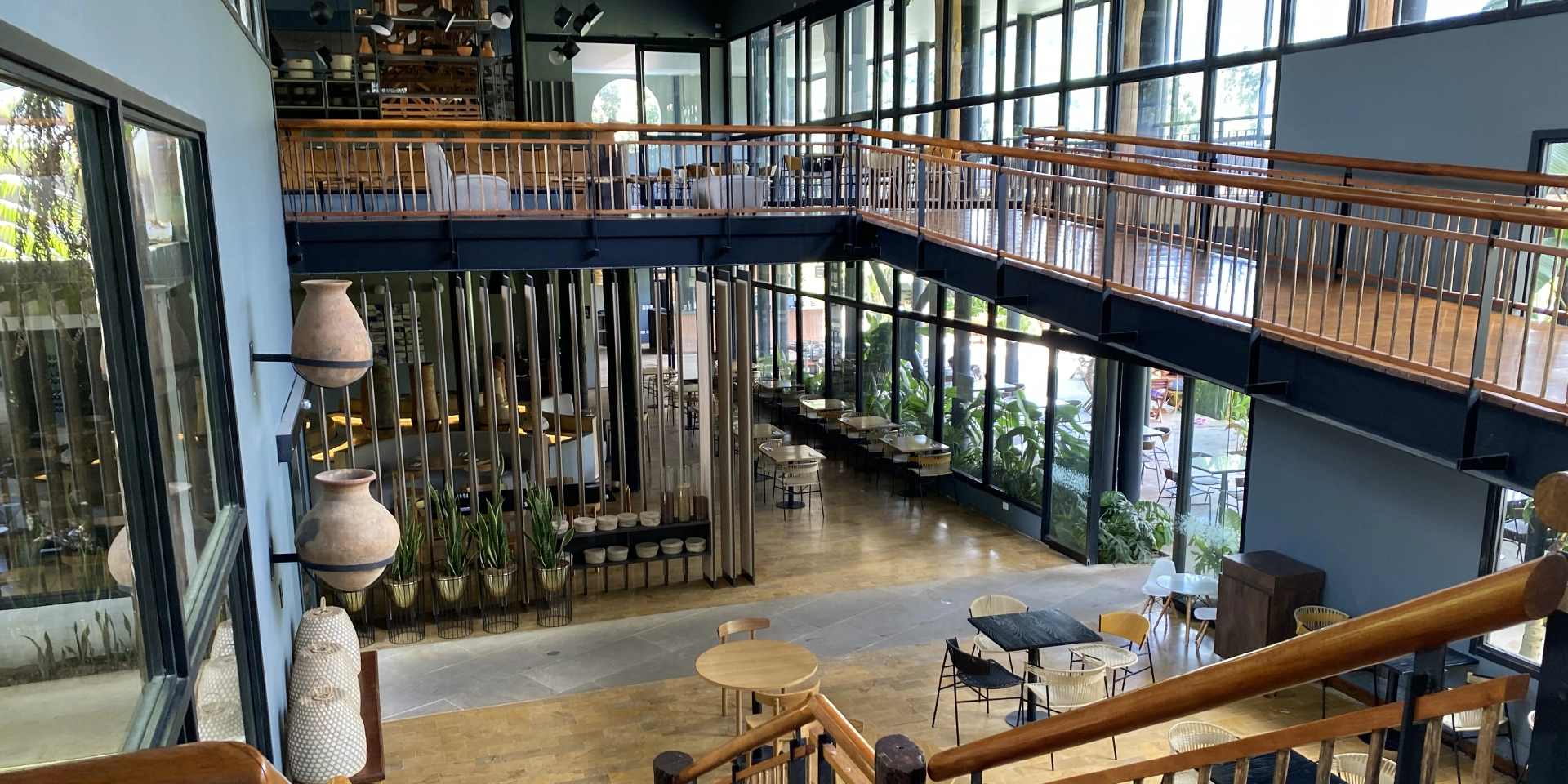 on-vacation-colombia-destino-eje-cafetero-hotel-termales-el-otono-hotel-interior.webp