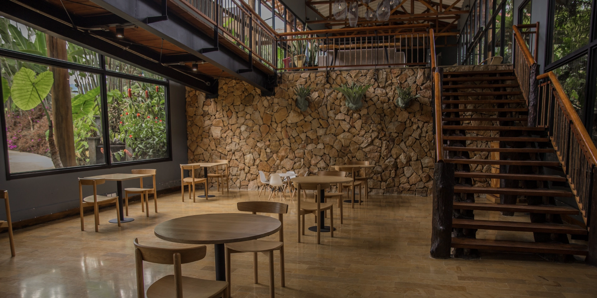 on-vacation-colombia-destino-eje-cafetero-hotel-termales-el-otono-restaurante-2.webp