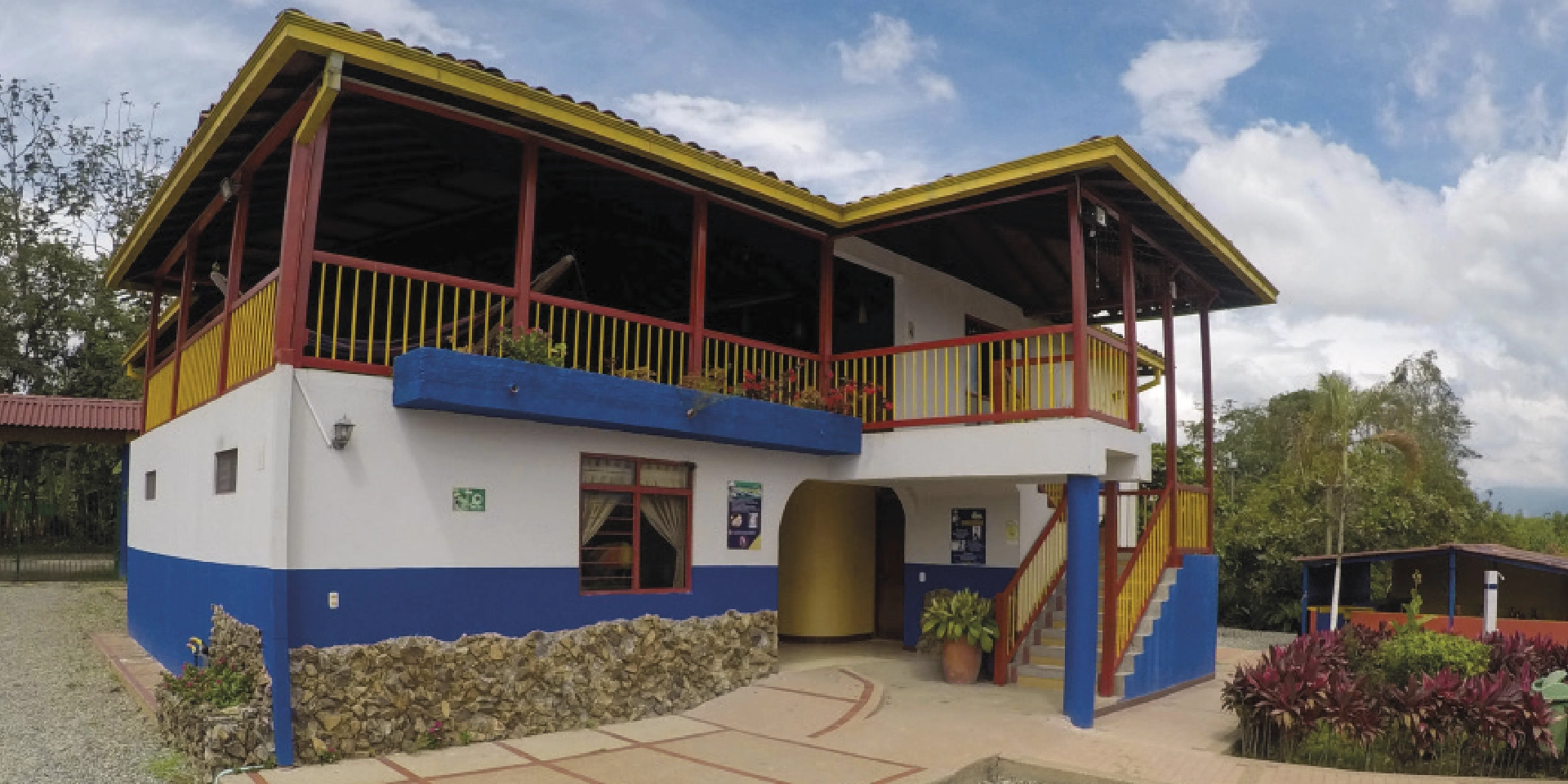 on-vacation-colombia-destino-eje-cafetero-hotel-tucanes-bloque.webp