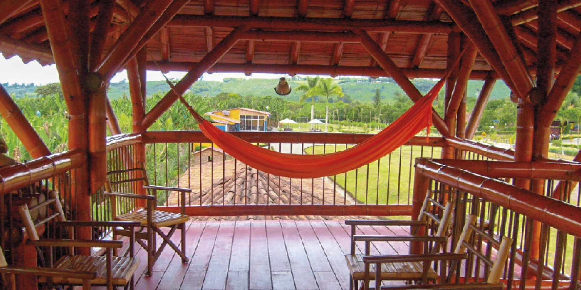 on-vacation-colombia-destino-eje-cafetero-hotel-tucanes-mirador.webp