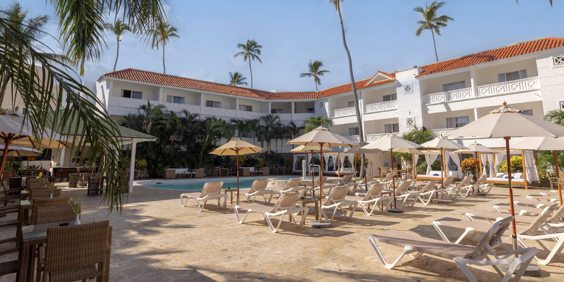 on-vacation-colombia-destino-punta-cana-hotal-whala-bavaro-asoleadoras_1.webp