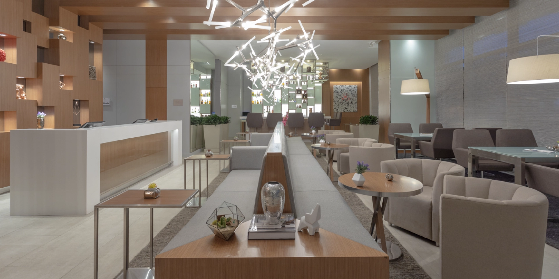 on-vacation-colombia-destino-santa-marta-hotel-acmarriott-restaurante.webp