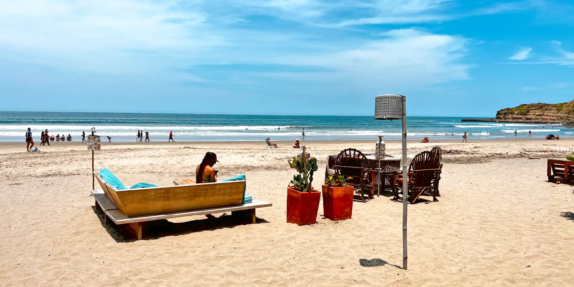 on-vacation-ecuador-montanita-hotel-howard-playa-05.webp